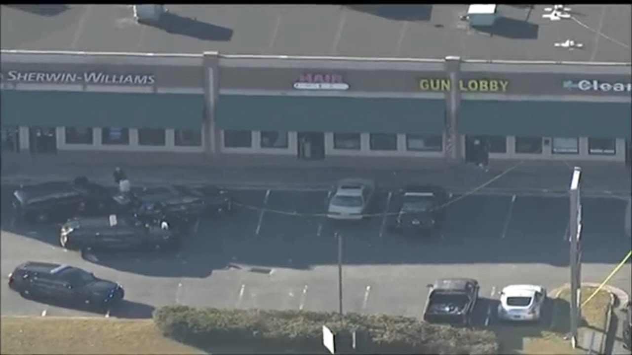 2 hurt in Duluth gun store shooting, including owner: Police