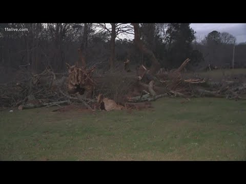 6 hurt in New Year's Eve tornado