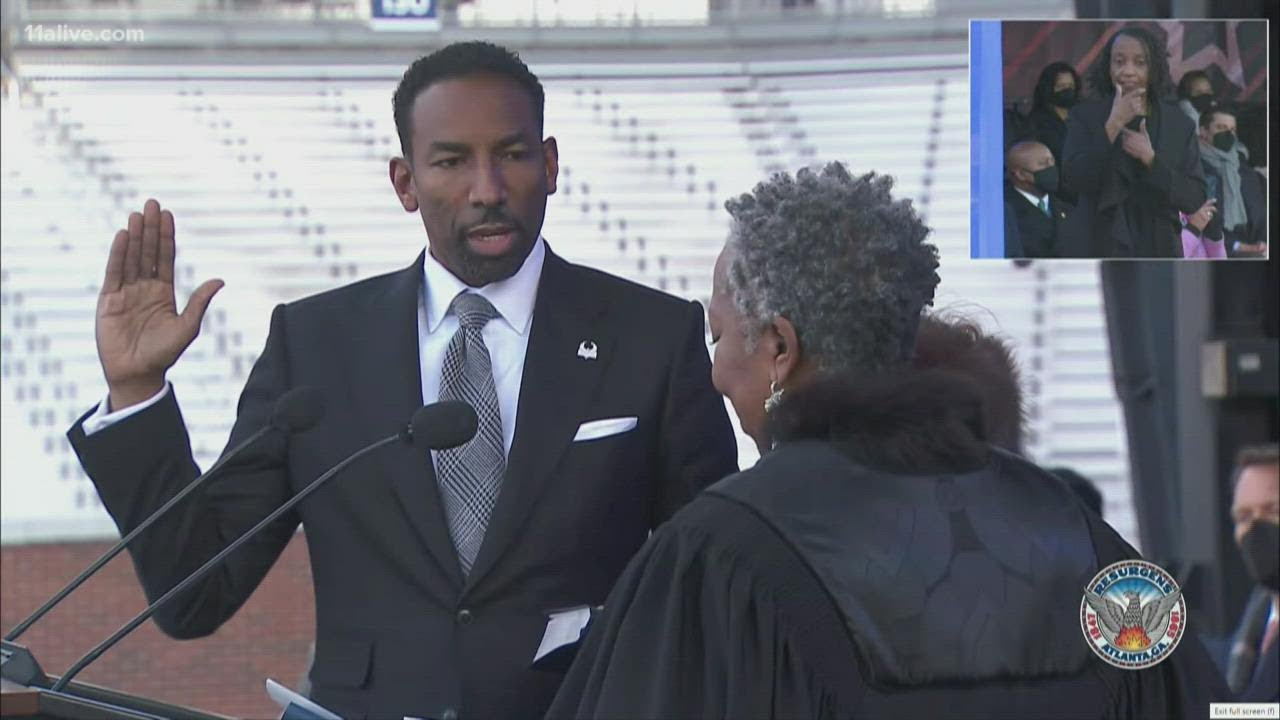 Andre Dickens sworn in as Atlanta mayor