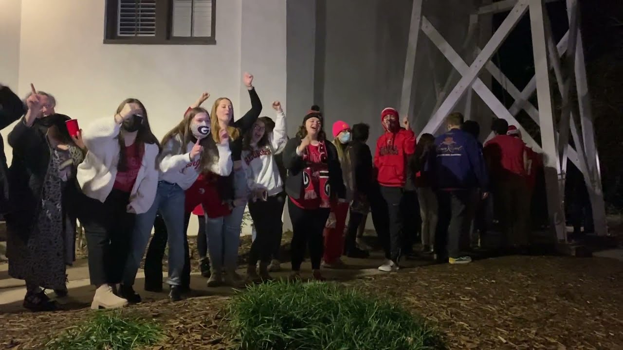 Students gather for ringing of bell after Georgia's national championship win