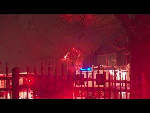 Woman goes into burning building to save children in southwest Atlanta