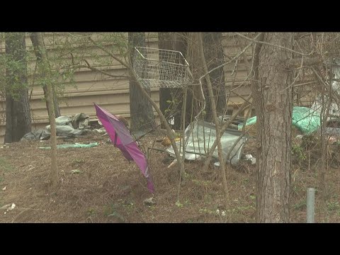 Crews clear out Atlanta homeless encampments