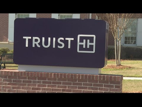 Customers having issues at Truist Bank in wake of SunTrust merger