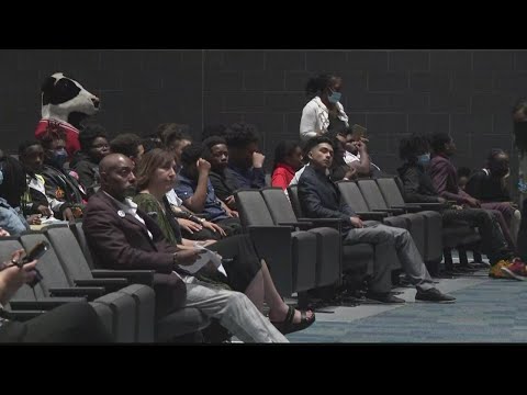 Nonprofit helps teens in 'paths to success' program