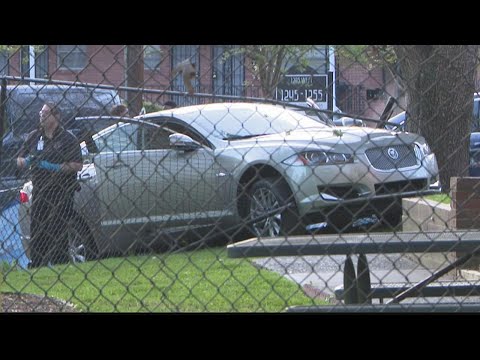 1 found shot dead inside car at southwest Atlanta apartment complex