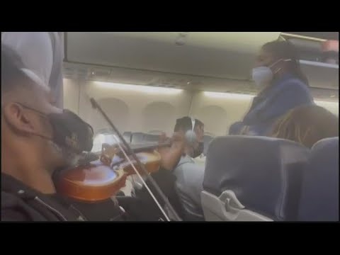 Viral Atlanta violinist performs on Miami flight