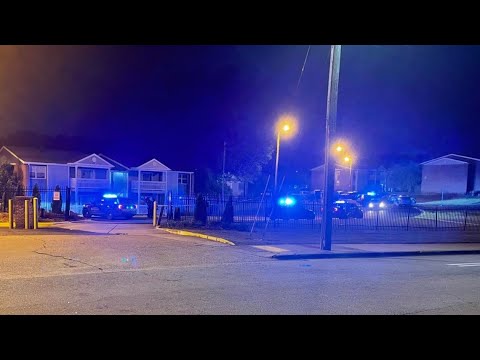 1 man dead, 4 women shot at apartments off Cleveland Avenue, police say