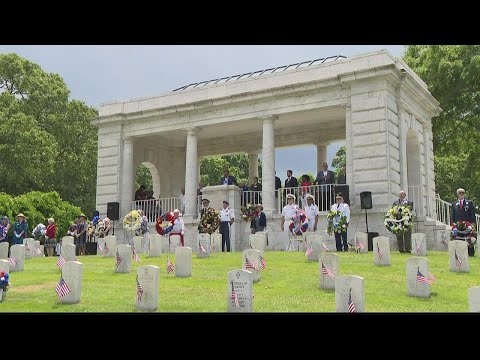 Hundreds gather at Marietta National Cemetery to remember, honor loved ones
