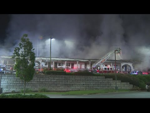 Fire breaks out at a Commerce hotel