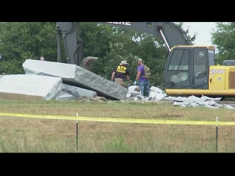 Georgia Guidestones | Crews tear down what remains of structure after explosion