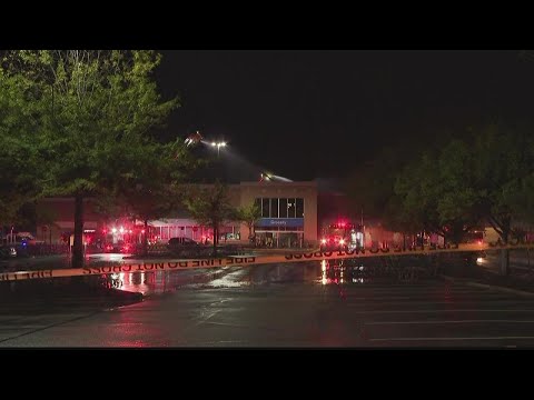 Fire at Peachtree City Walmart leaves roof partially collapsed