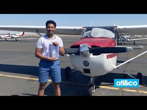 Teen Becomes One of Nation's Youngest Pilots