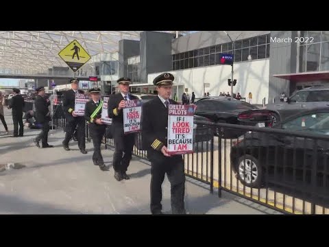 Delta pilots picket in Atlanta ahead of Labor Day weekend amid calls for better pay, quality of life