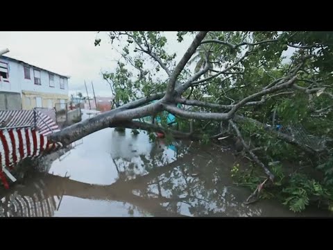 Hurricane Fiona tears through Puerto Rico and heads toward the Turks and Caicos Islands