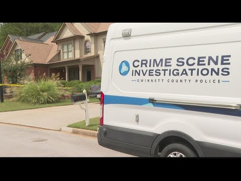 Man found dead in front yard of Suwanee home