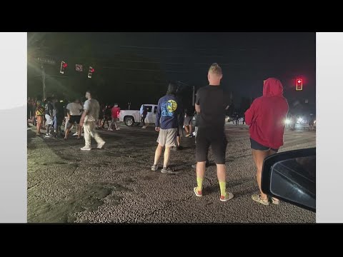 Street racers block Jonesboro intersection laying drag overnight