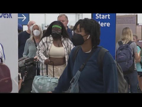 Travelers fill Atlanta airport on Labor Day
