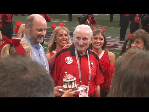 Vince Dooley birthday | Former Georgia coach turns 90