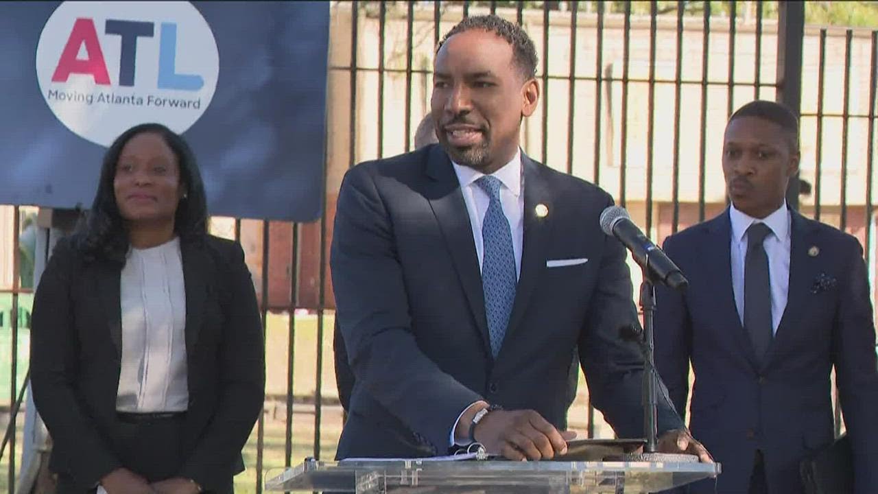 Atlanta mayor gives update on Forest Cove apartments