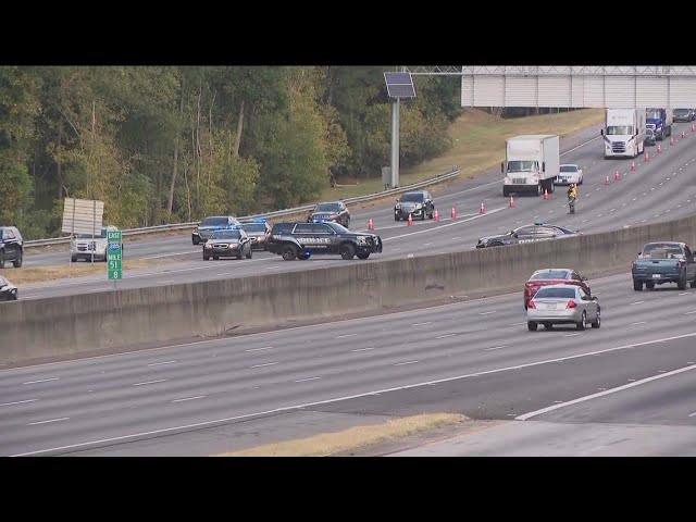 Police believe man was shot, then crashed along I-285 | Suspect search continues