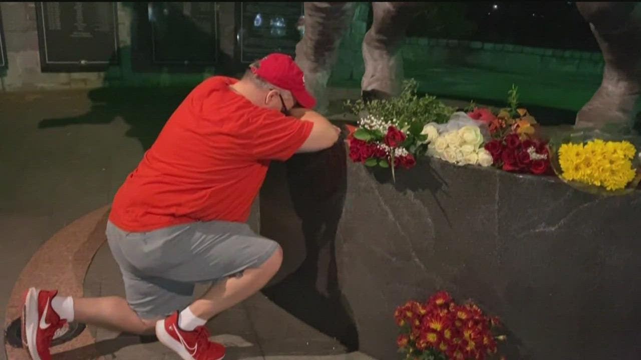 Athens community reacts to death of legendary UGA football coach Vince Dooley
