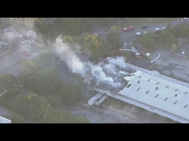 Large warehouse fire in Atlanta causes roof collapse