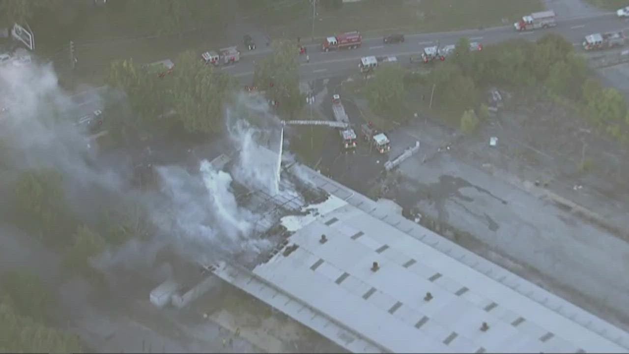 Large warehouse fire in southwest Atlanta