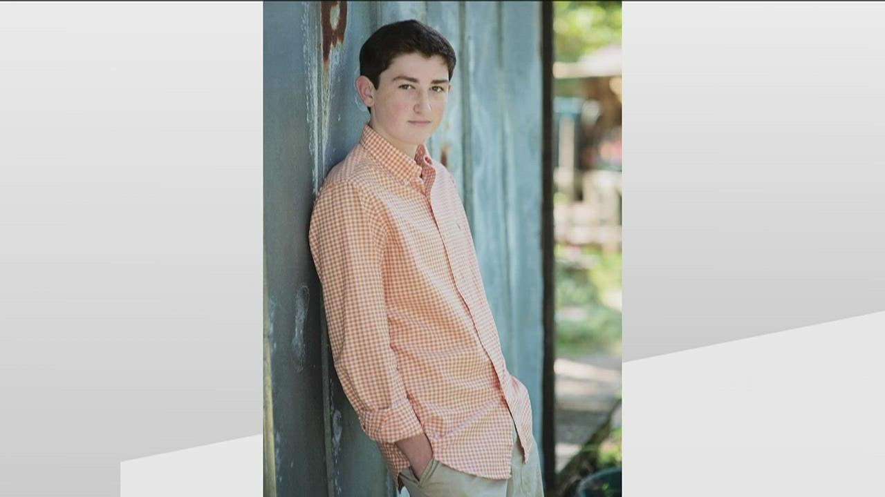 Parents call on Georgia lawmakers to ban kratom  after son's death