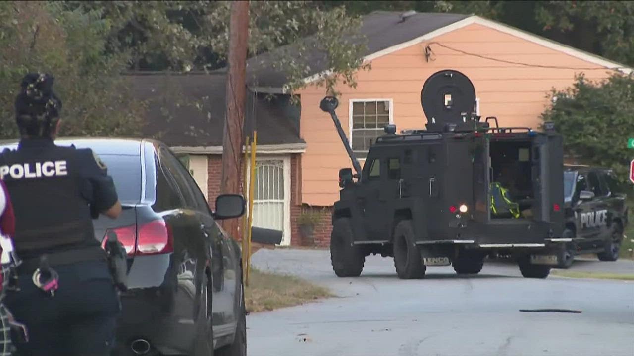 Suspect arrested, 2 kids rescued in SWAT standoff in Forest Park