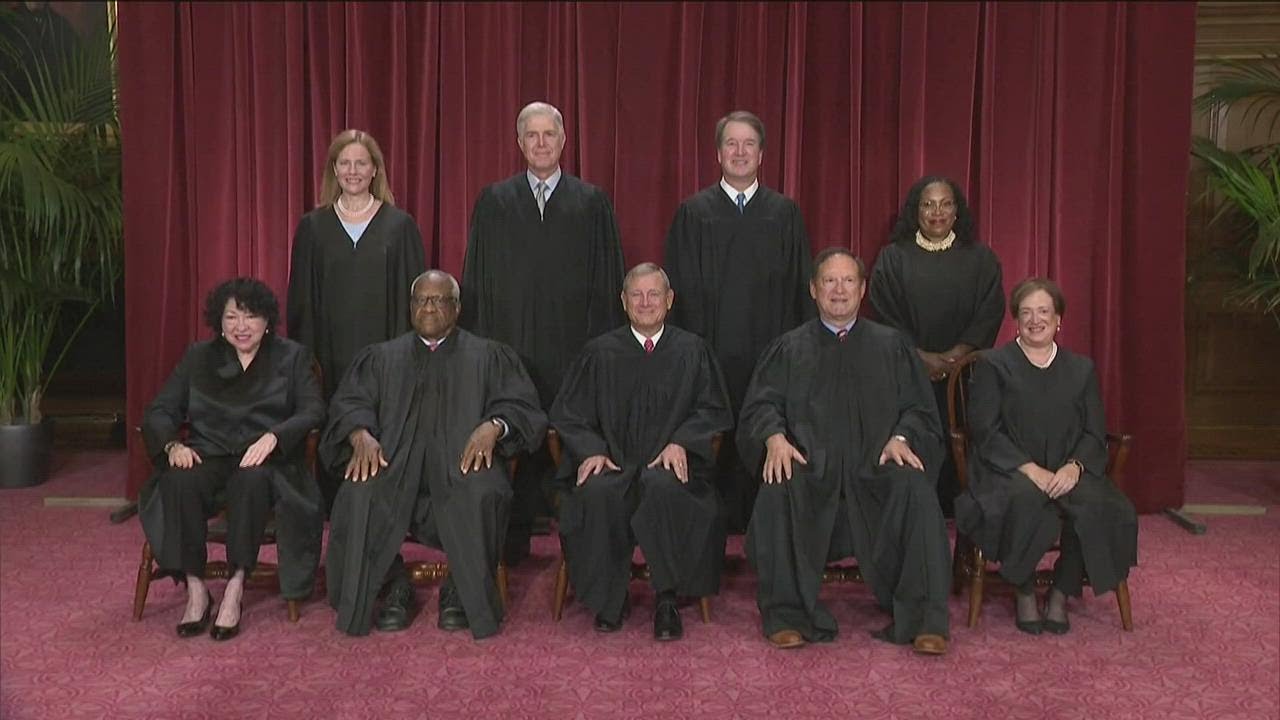 U.S. Supreme Court takes class photo