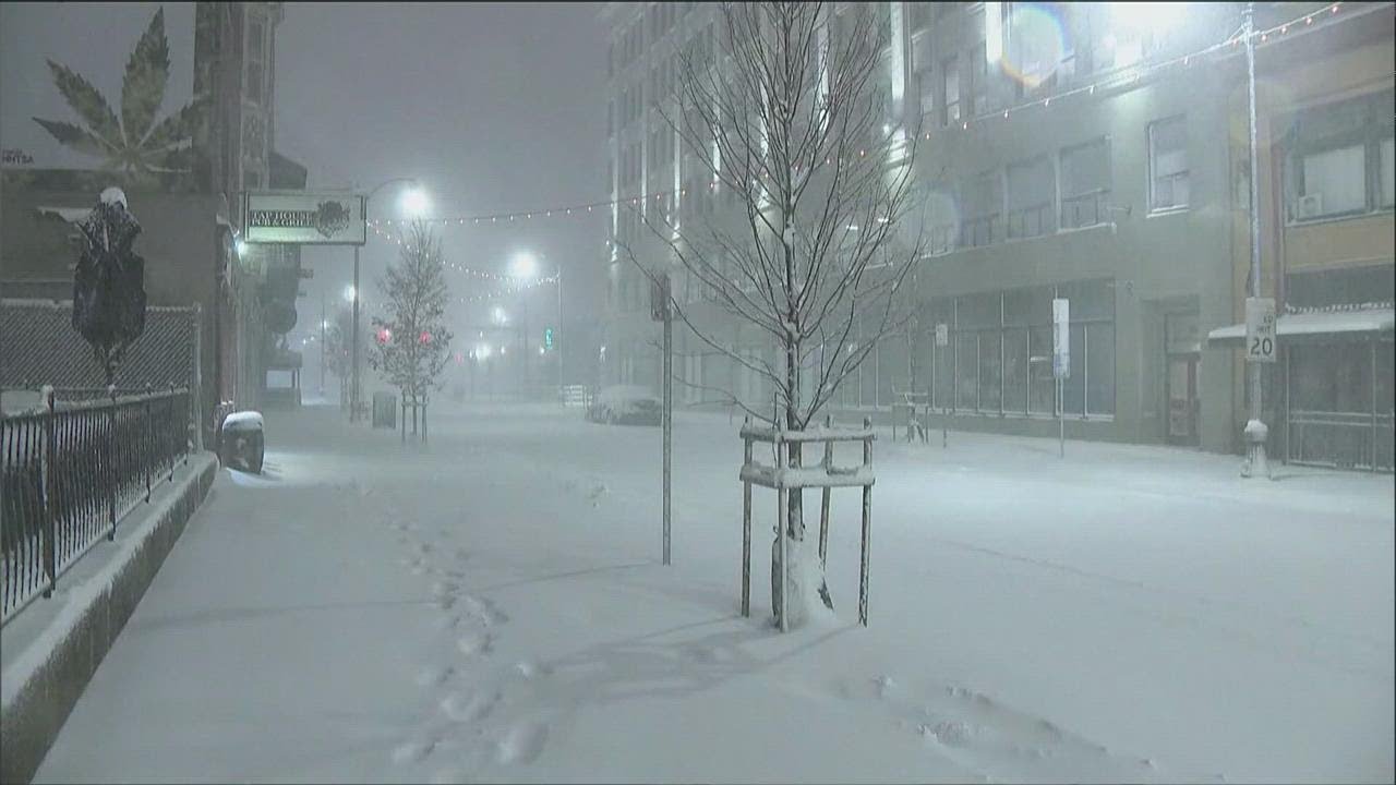 Dangerous snowstorm blankets Buffalo, western NY