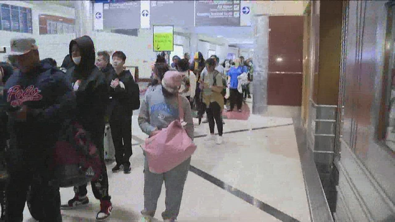 Holiday rush expected over the weekend at Atlanta airport