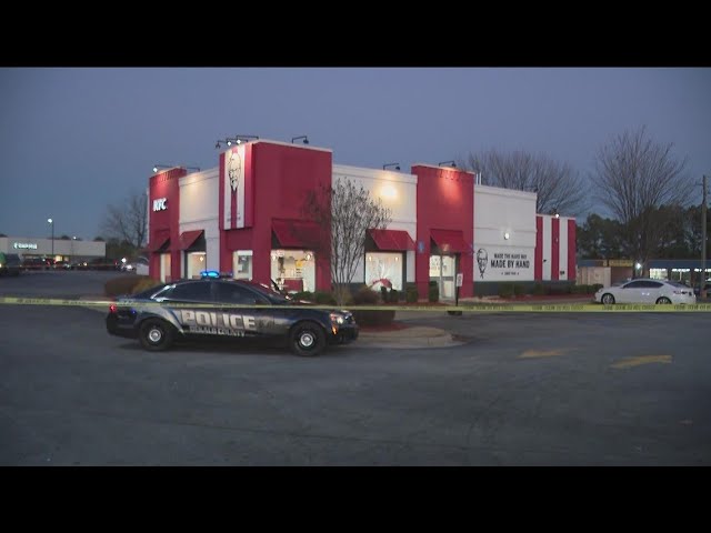 2 hurt after shooting at KFC along Wesley Chapel Road, DeKalb Police say