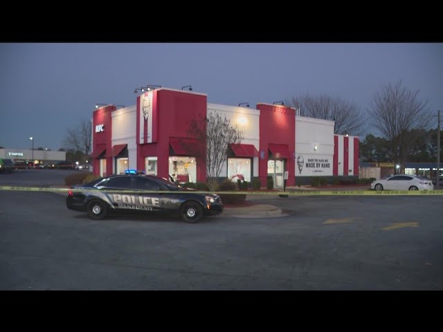 2 hurt after shooting at KFC along Wesley Chapel Road
