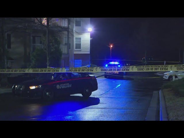Man shot dead inside Atlanta apartment complex