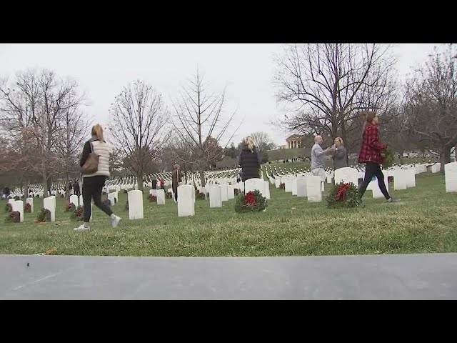 Metro Atlanta boy scouts to put wreaths on veteran graves