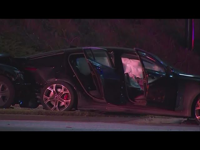 Officer injured during possible police chase in Cobb County