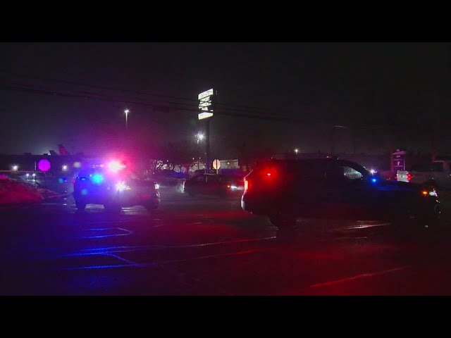 Raw video | Bills players arrive in Buffalo after suspended game, injury of Damar Hamlin