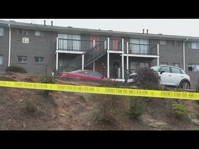 4 shot, 1 dead after Brookhaven apartment shooting