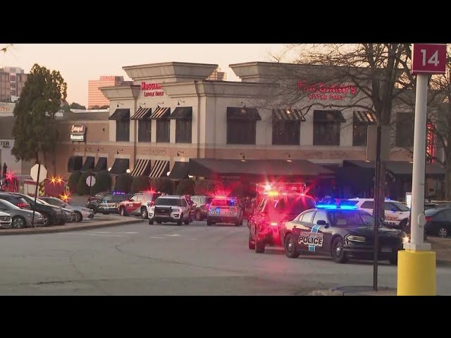 Shoppers describe ensuing chaos at Perimeter Mall following shootout between 2 men