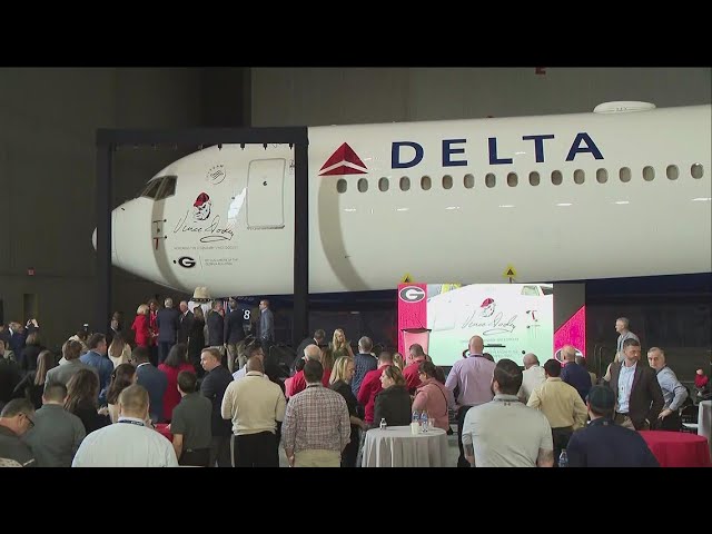 Delta dedicates plane to honor beloved UGA legend Vince Dooley