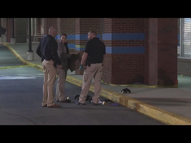 Police investigate shooting in Gainesville shopping plaza; 2 critically hurt