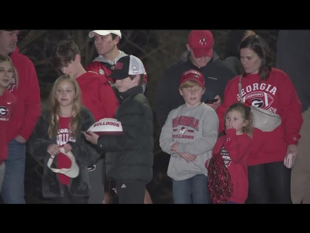 Fans excited Dawgs return to Athens