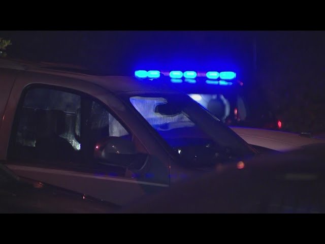 Man shoots back at teen girl in Atlanta, police say
