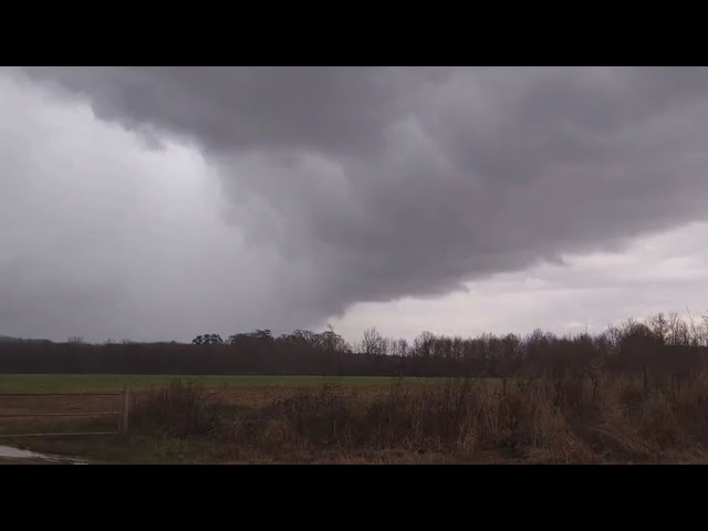 Possible tornado seen near Heiberger, Alabama