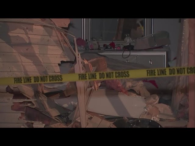 Deadly crash into Gwinnett mobile home kills 1, several in hospital