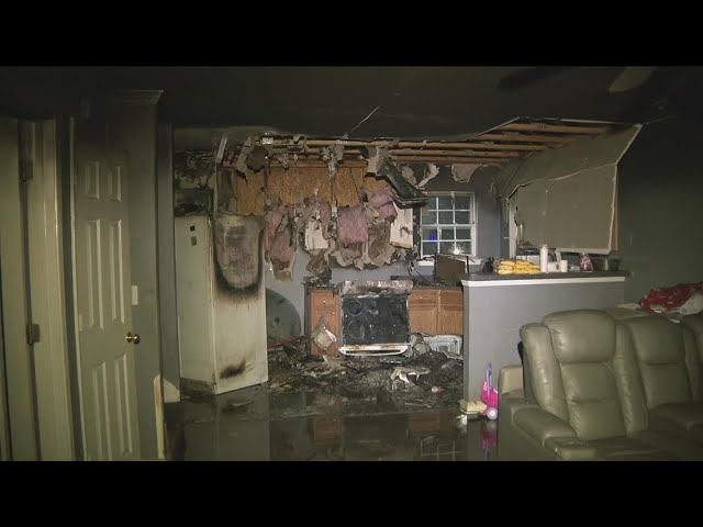 Father and eight kids escape Atlanta house fire on Fairburn Road