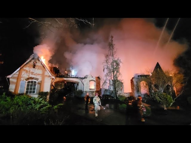 Massive home engulfed in flames at Gwinnett County country club